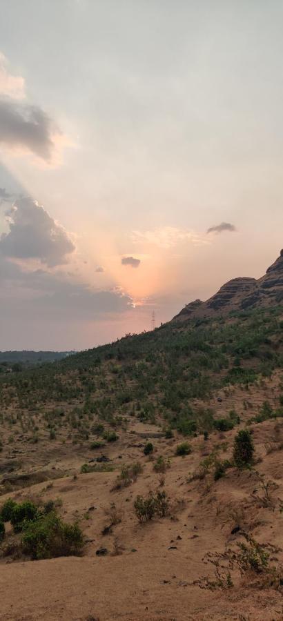 Golden Resort And Farm Nashik Esterno foto