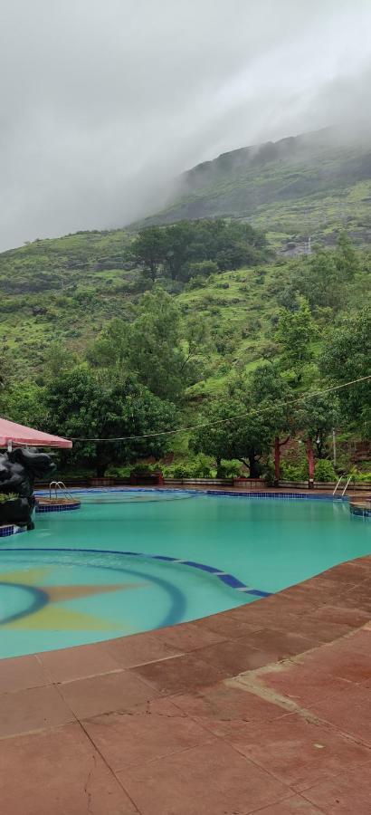 Golden Resort And Farm Nashik Esterno foto