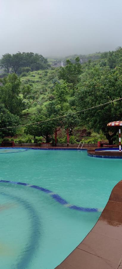 Golden Resort And Farm Nashik Esterno foto