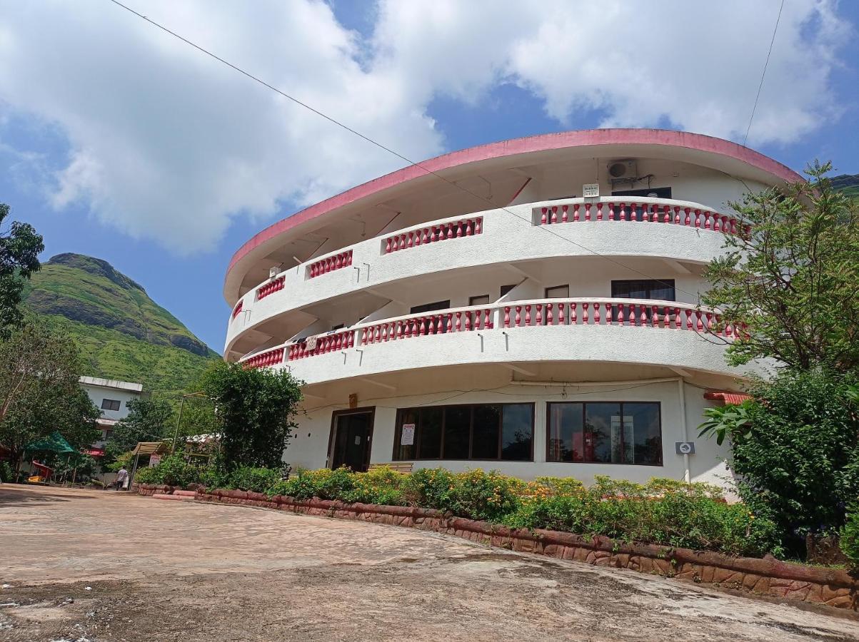 Golden Resort And Farm Nashik Esterno foto