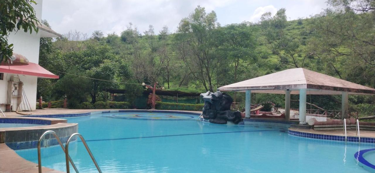 Golden Resort And Farm Nashik Esterno foto