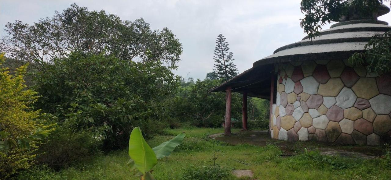 Golden Resort And Farm Nashik Esterno foto