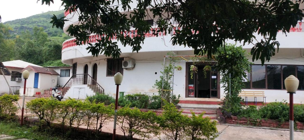 Golden Resort And Farm Nashik Esterno foto