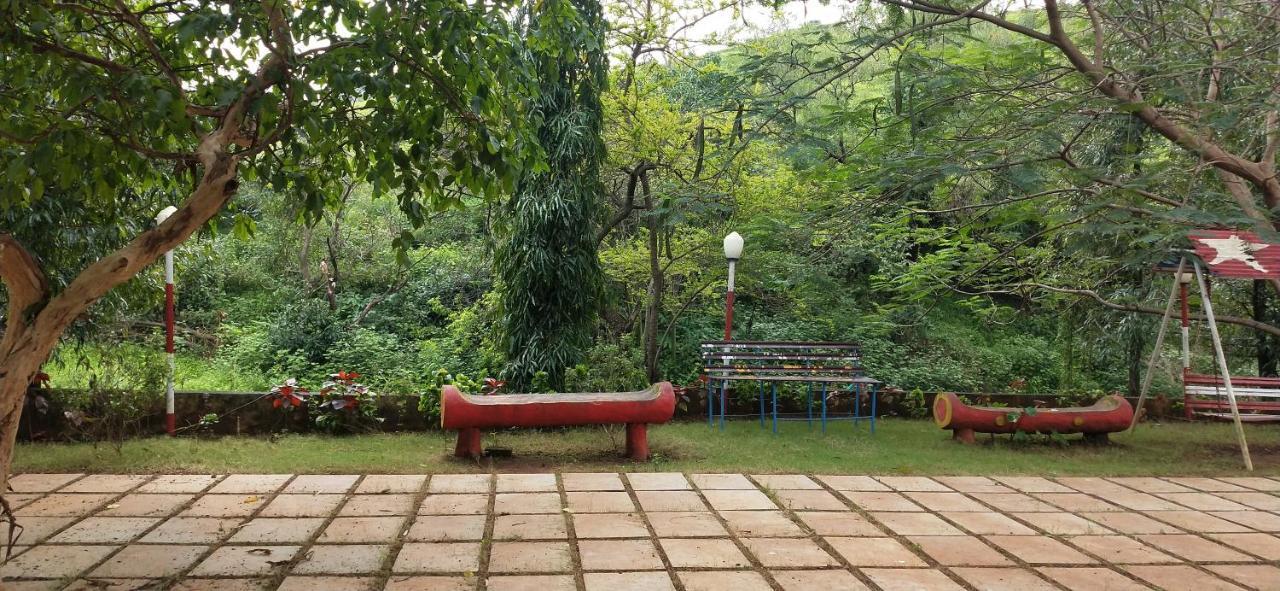 Golden Resort And Farm Nashik Esterno foto