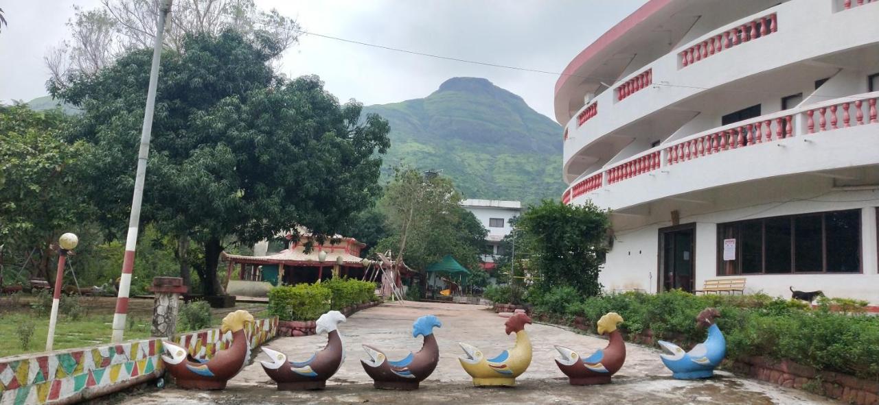 Golden Resort And Farm Nashik Esterno foto