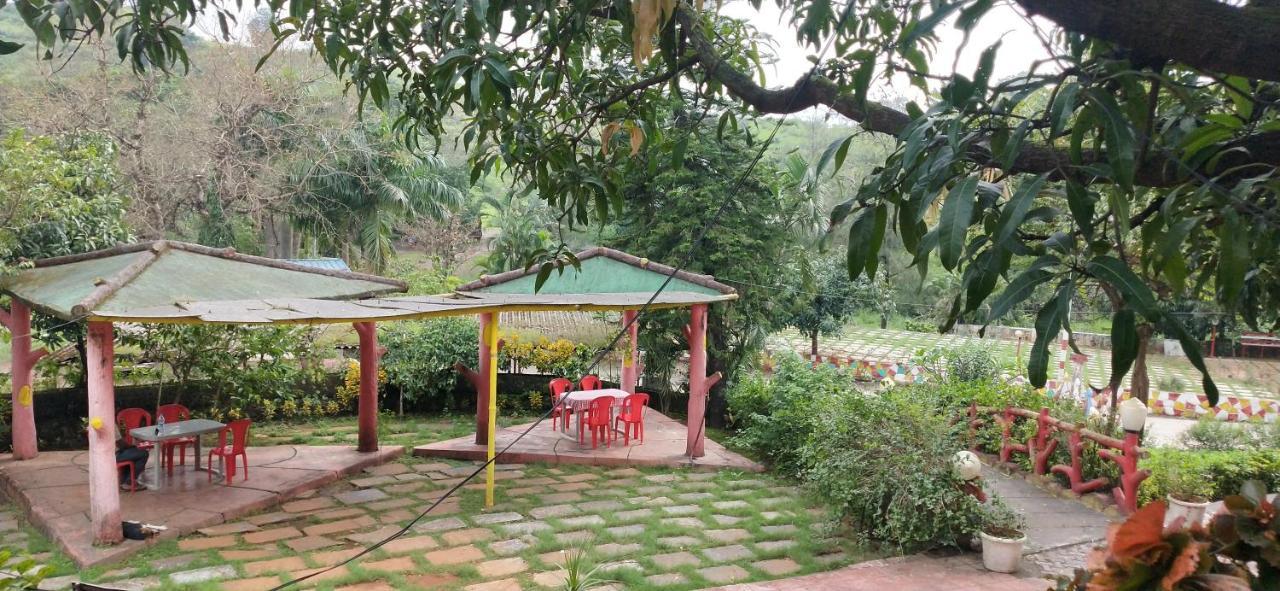Golden Resort And Farm Nashik Esterno foto