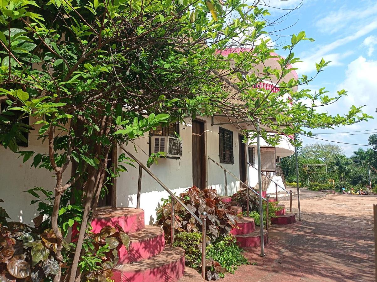Golden Resort And Farm Nashik Esterno foto